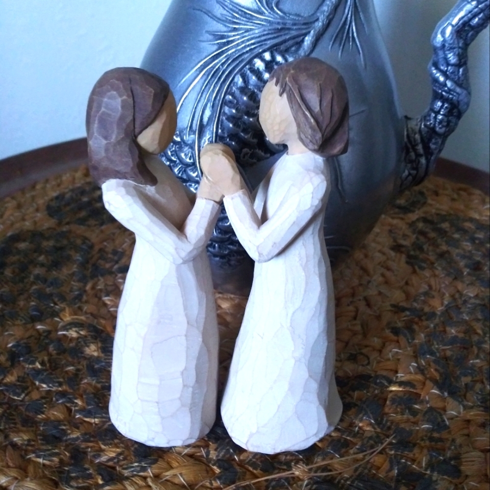 Willow figures mother daughter/sisters